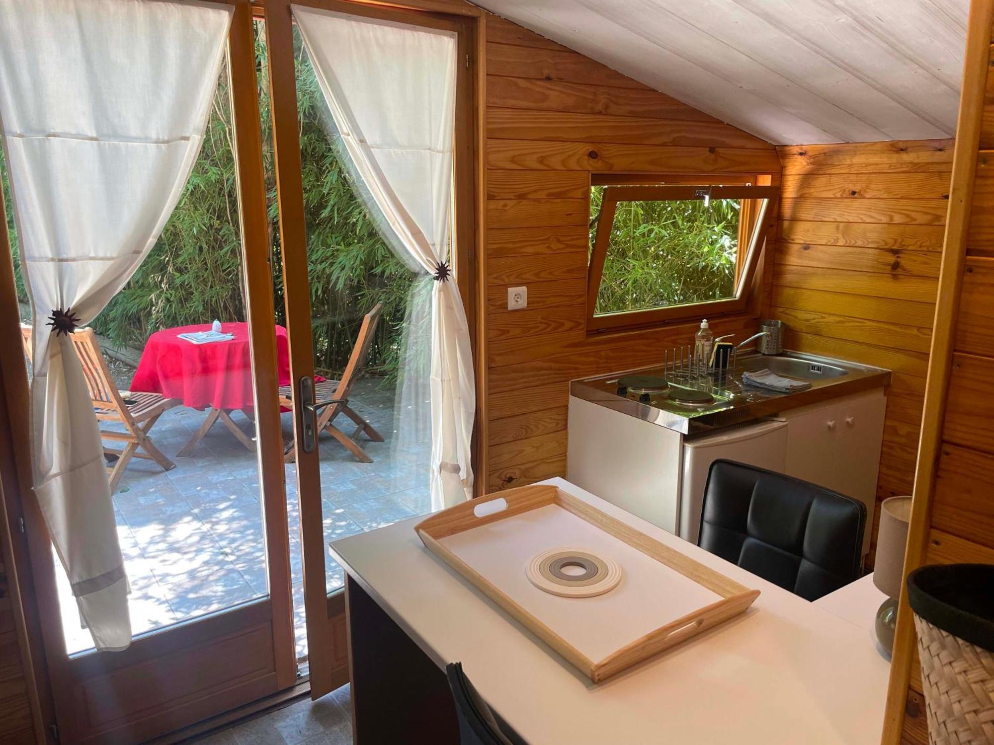 Gites Au Chateau Des Estubiers Les Granges-Gontardes Ngoại thất bức ảnh
